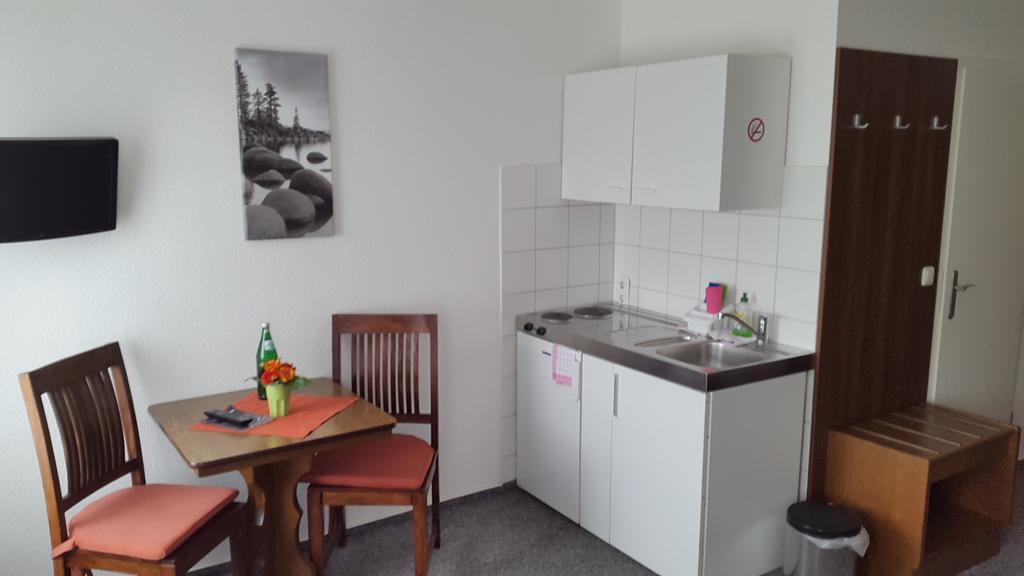 Goldener Anker Hotel Genthin Bagian luar foto