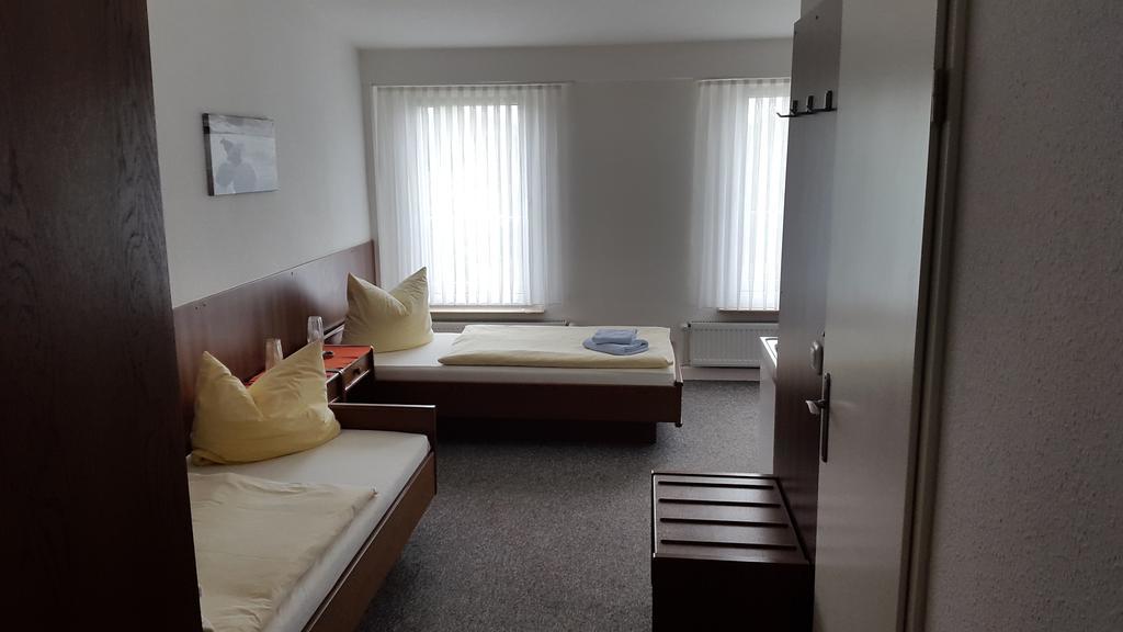 Goldener Anker Hotel Genthin Bagian luar foto