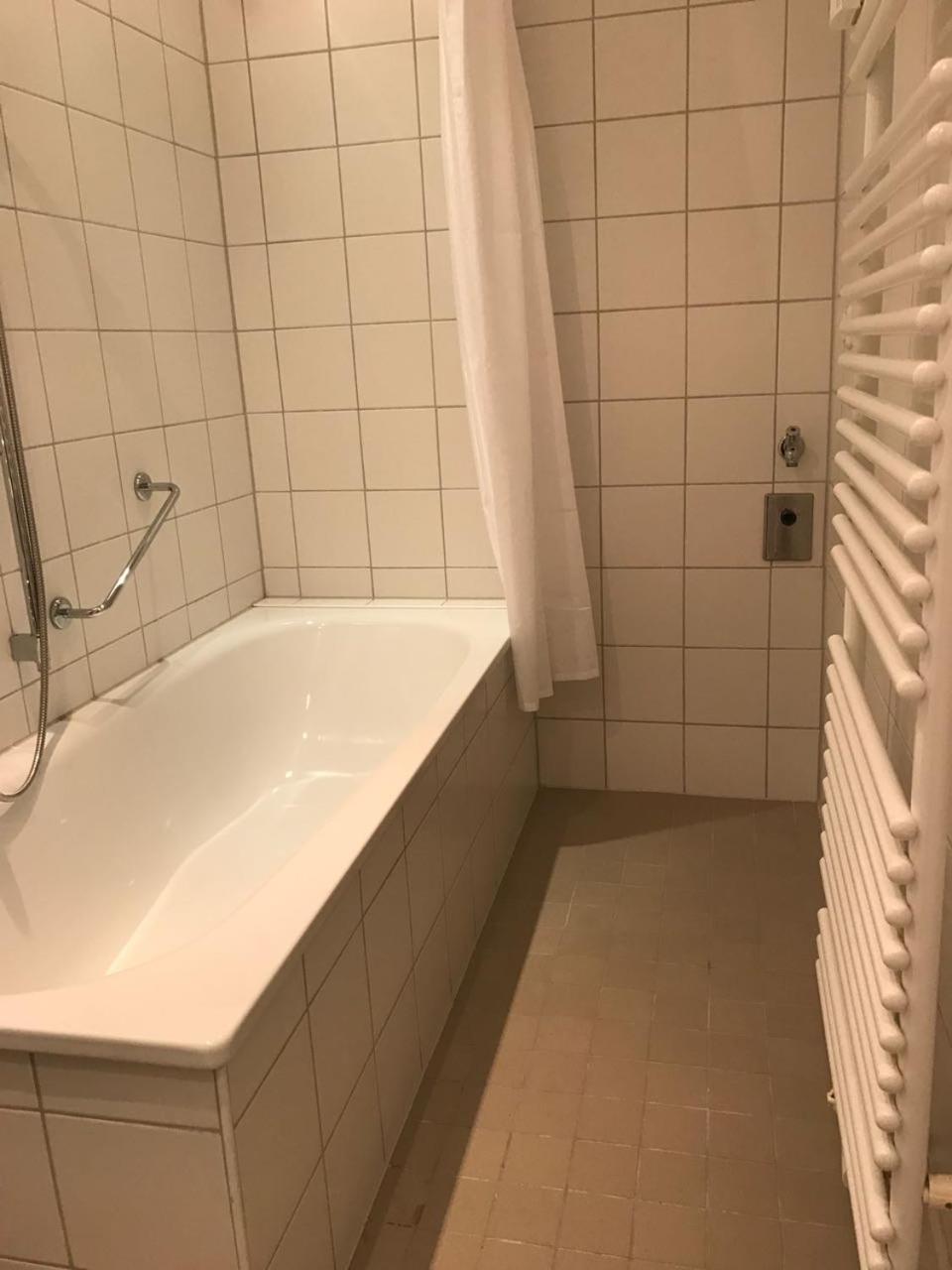 Goldener Anker Hotel Genthin Bagian luar foto