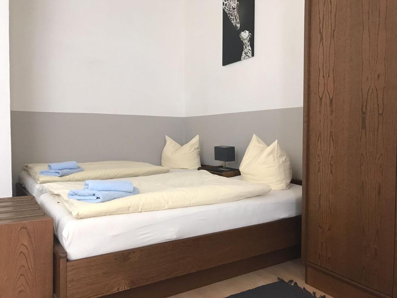Goldener Anker Hotel Genthin Bagian luar foto