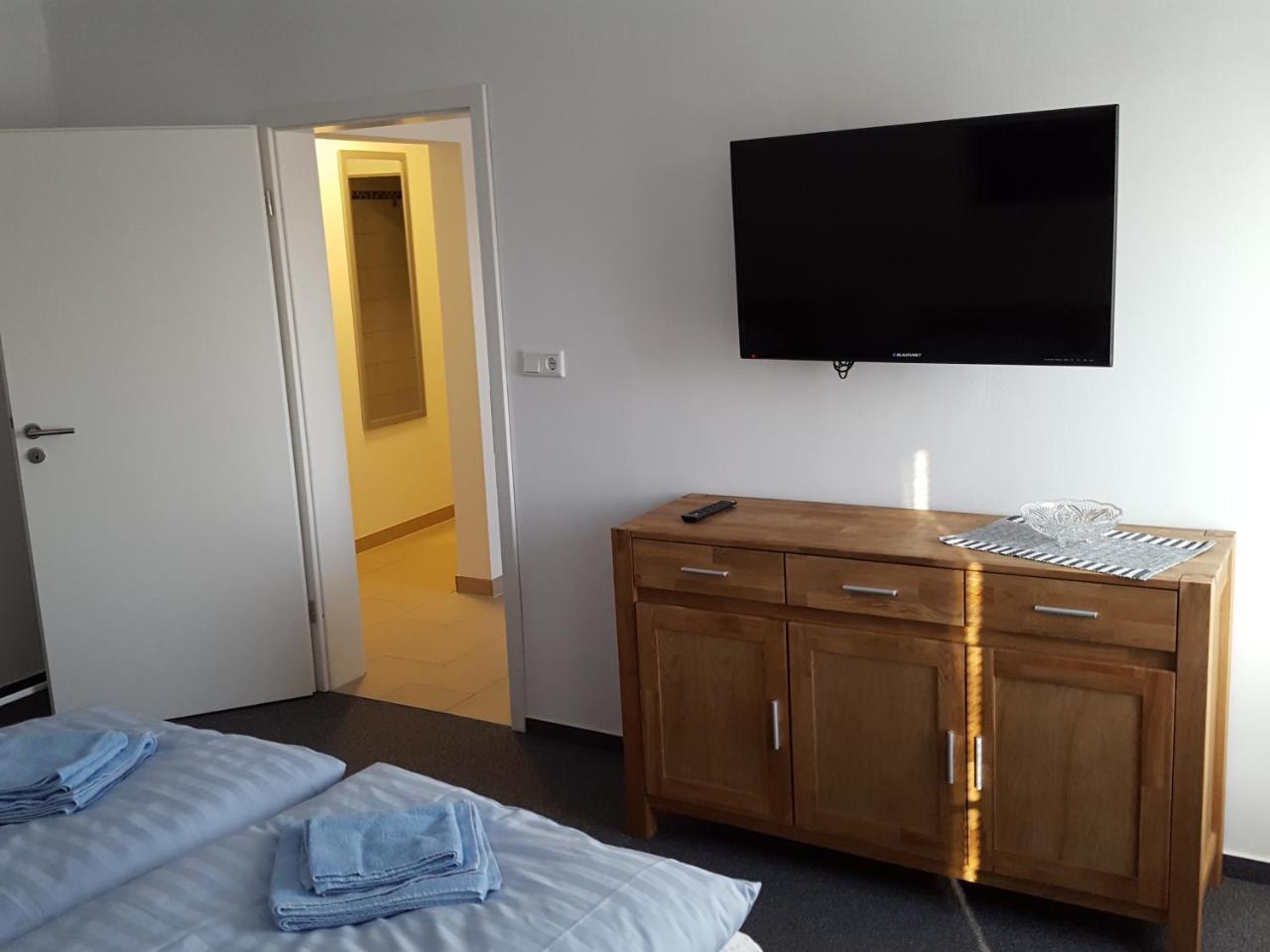 Goldener Anker Hotel Genthin Bagian luar foto