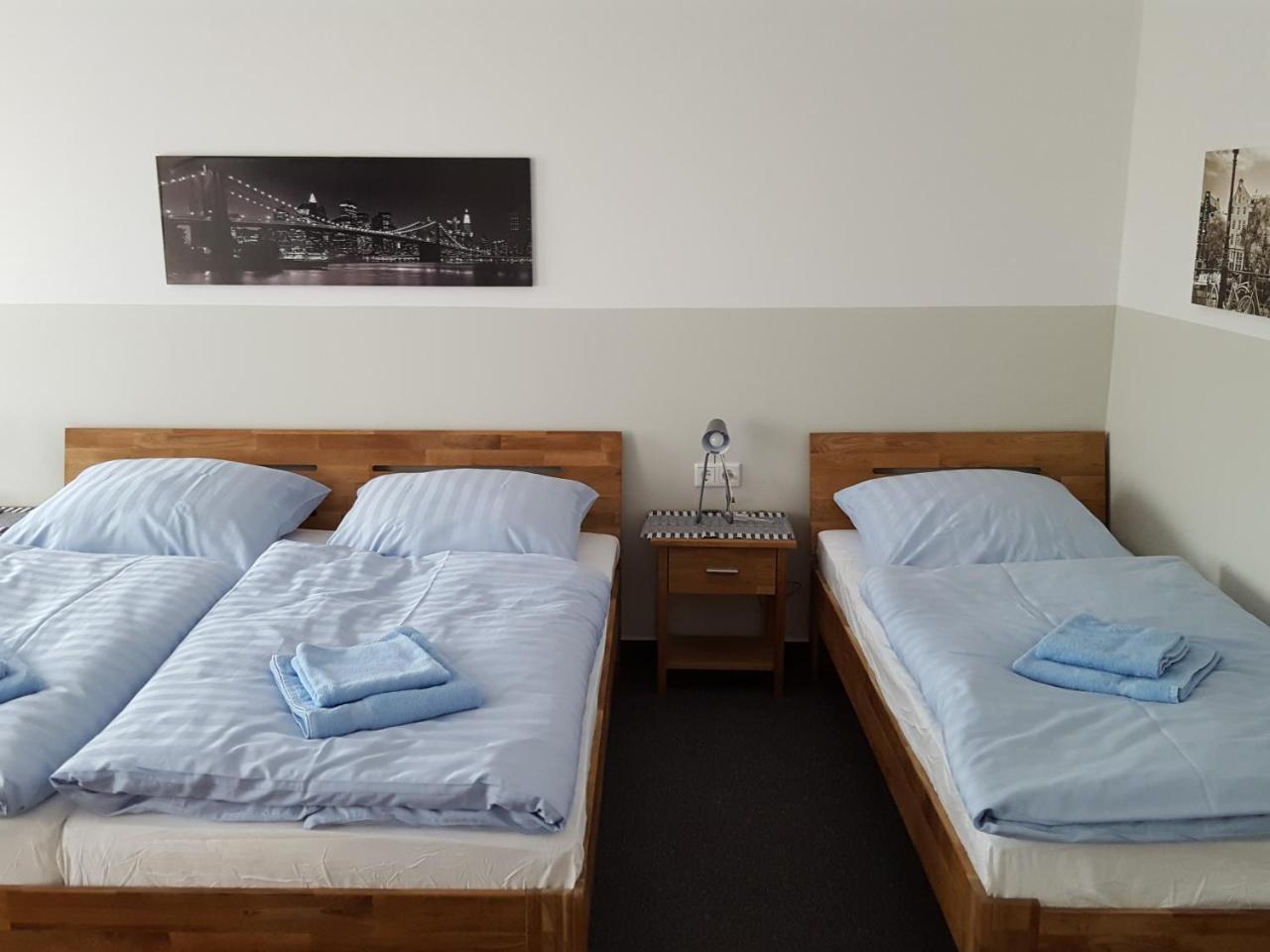 Goldener Anker Hotel Genthin Bagian luar foto