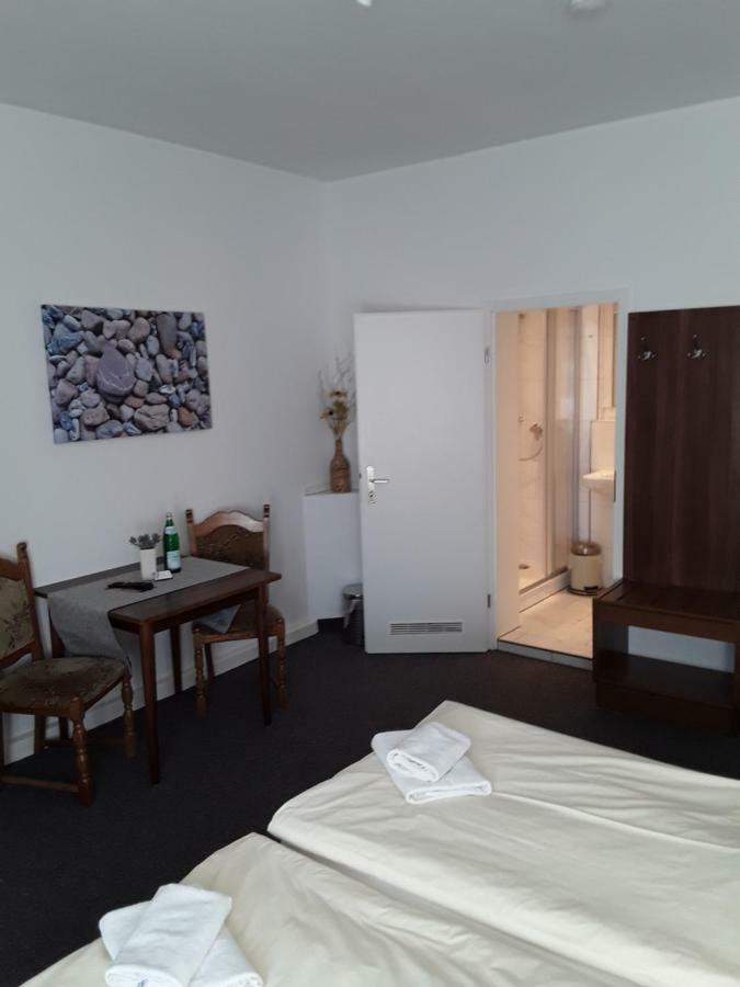 Goldener Anker Hotel Genthin Bagian luar foto