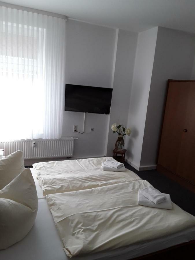 Goldener Anker Hotel Genthin Bagian luar foto